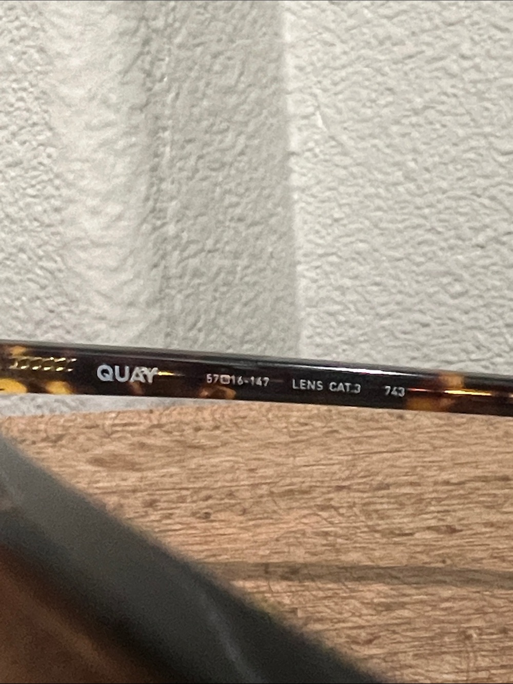 Quay Australia Aviator Sunglasses - On The Fly Tortoise/Smoke - Picture 4 of 6